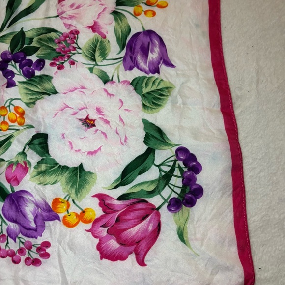 Scarf: Floral 100% Silk Vintage Scarf EUC - Picture 11 of 15